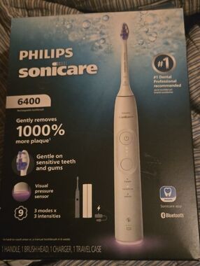 Philips Sonicare 6400 Electric Toothbrush in White with Purple Accent